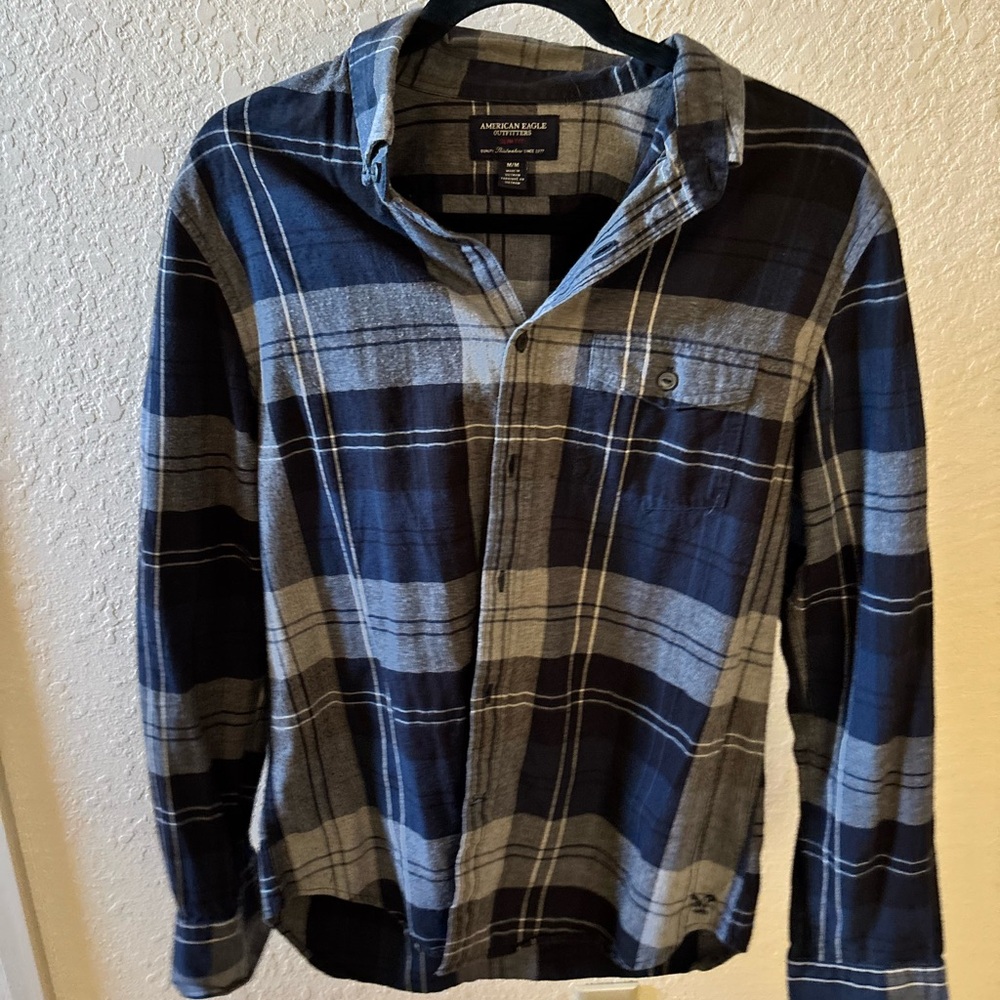 American Eagle Outfitters Men's Navy and Gray Checkered Shirt